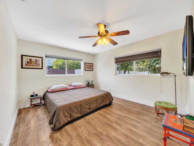 Продажа дома по адресу 1870 NE 197th Ter - фото 5996972