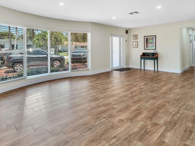 Продажа дома по адресу 1870 NE 197th Ter - фото 5996974