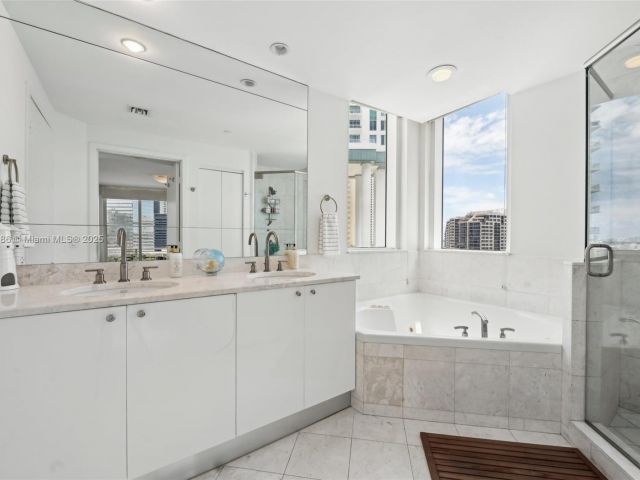 Продажа квартиры #1009 - фото 6007170