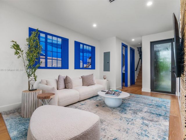 Дом в аренду по адресу 408 NW 52nd St 408 - фото 6031477