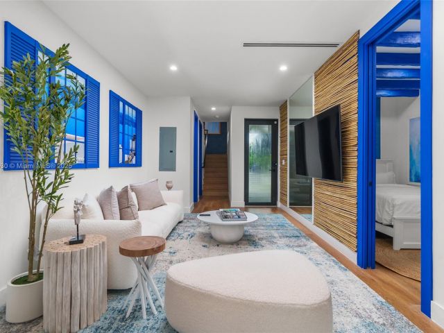 Дом в аренду по адресу 408 NW 52nd St 408 - фото 6031478