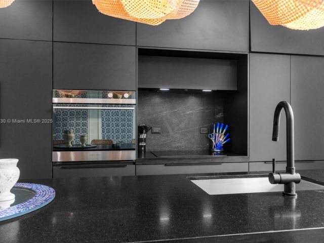 Дом в аренду по адресу 408 NW 52nd St 408 - фото 6031479