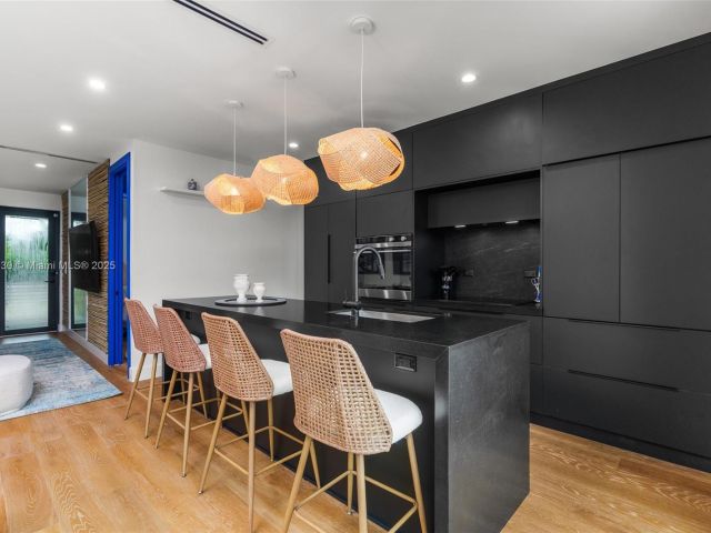 Дом в аренду по адресу 408 NW 52nd St 408 - фото 6031480