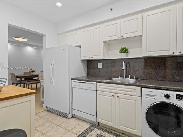 Продажа квартиры #1614 - фото 6011209