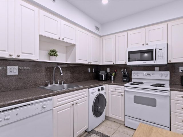 Продажа квартиры #1614 - фото 6011210