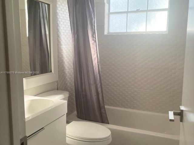 Продажа дома по адресу 10121 NW 51st Ln - фото 5986246