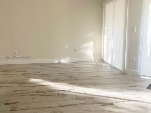 Продажа дома по адресу 10121 NW 51st Ln - фото 5986252