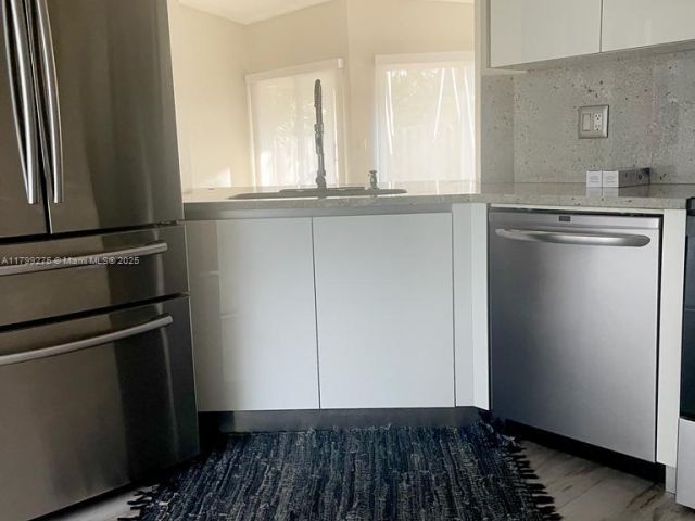 Продажа дома по адресу 10121 NW 51st Ln - фото 5986253