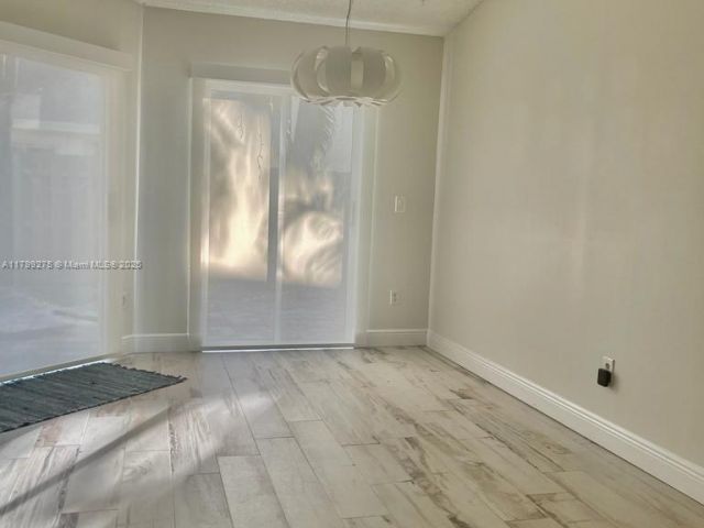 Продажа дома по адресу 10121 NW 51st Ln - фото 5986254