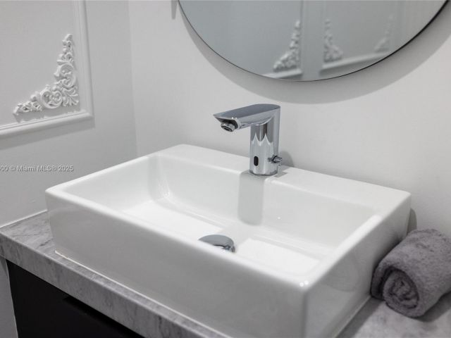 Дом в аренду по адресу 414 NW 52nd St 414 - фото 6031434