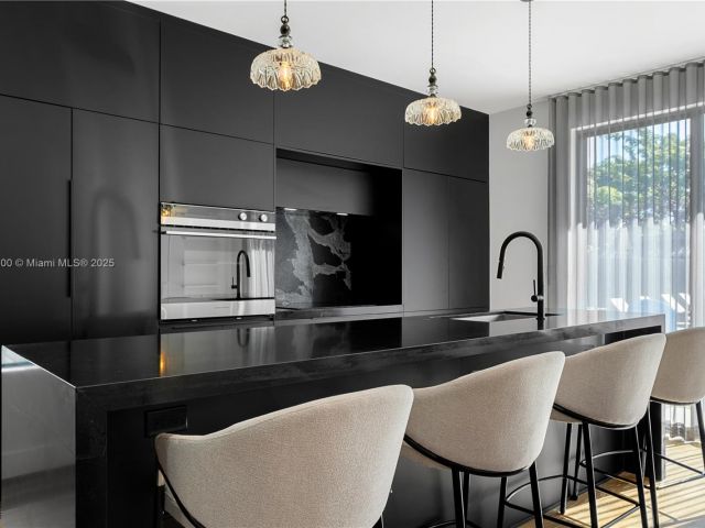 Дом в аренду по адресу 414 NW 52nd St 414 - фото 6031439