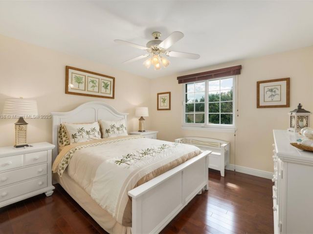 Продажа дома по адресу 14612 SW 153rd Ct - фото 5990207