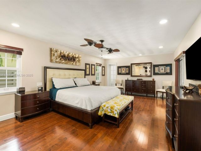 Продажа дома по адресу 14612 SW 153rd Ct - фото 5990210