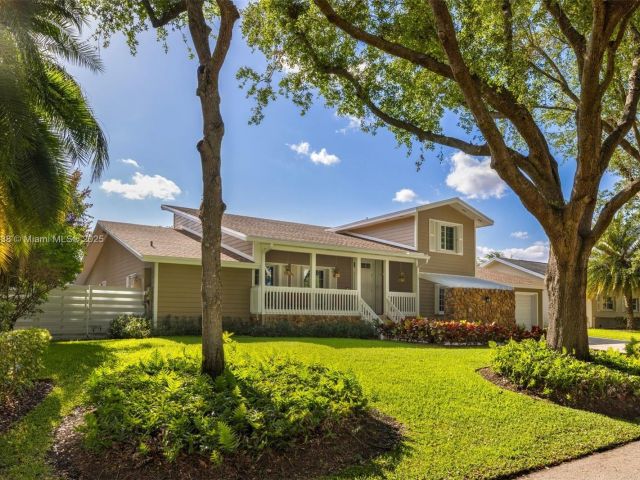 Продажа дома по адресу 14612 SW 153rd Ct - фото 5990217