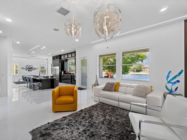 Продажа дома по адресу 682 Cresta Circle - фото 6003552