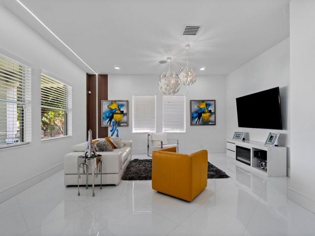 Продажа дома по адресу 682 Cresta Circle - фото 6003553