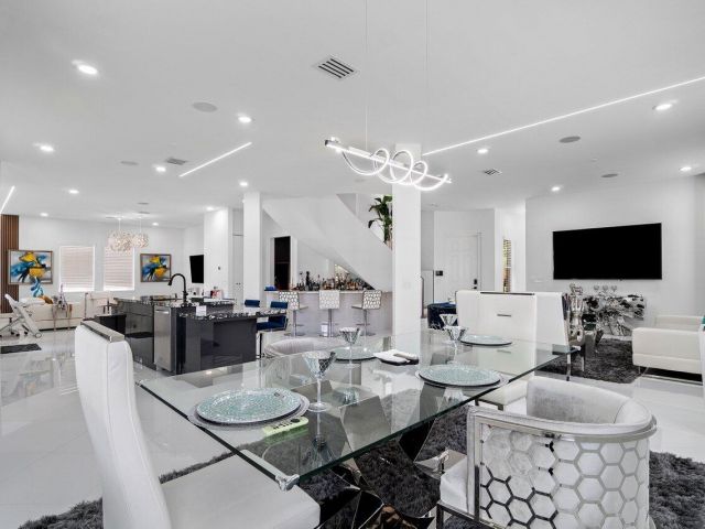 Продажа дома по адресу 682 Cresta Circle - фото 6003556