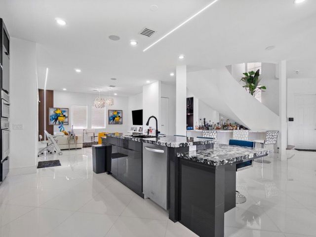 Продажа дома по адресу 682 Cresta Circle - фото 6003557