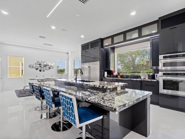 Продажа дома по адресу 682 Cresta Circle - фото 6003559