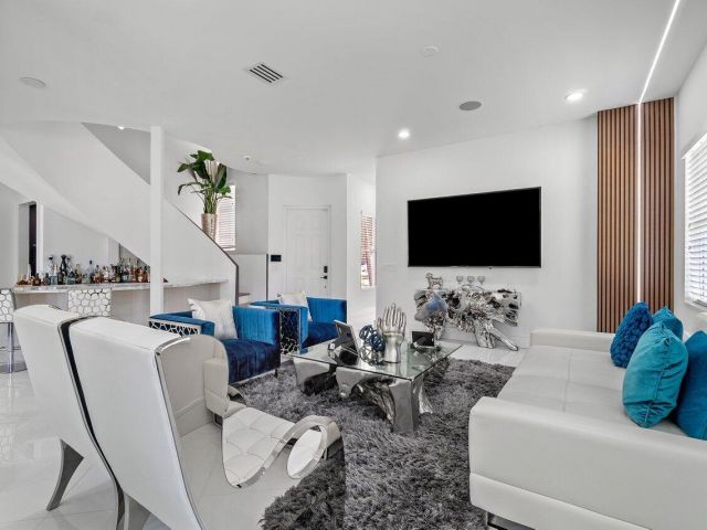 Продажа дома по адресу 682 Cresta Circle - фото 6003564