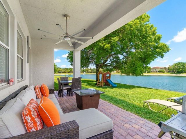 Продажа дома по адресу 682 Cresta Circle - фото 6003569