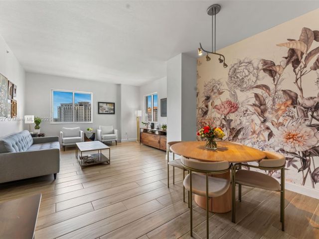 Продажа квартиры #1107 - фото 6016832