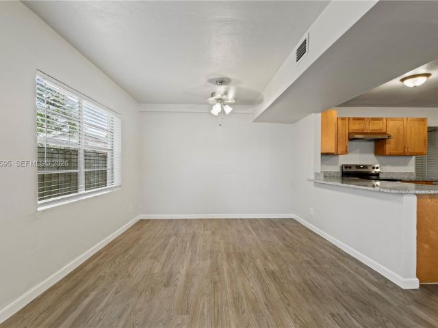 Продажа дома по адресу 3121 NE 13th Ave - фото 7436143