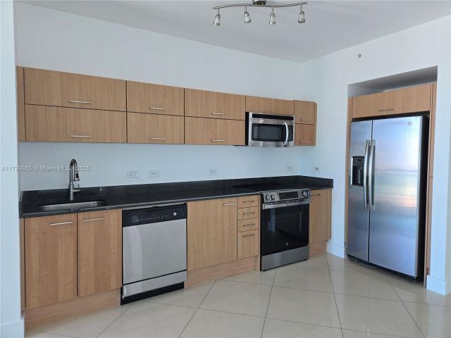 Продажа квартиры # - фото 5993552