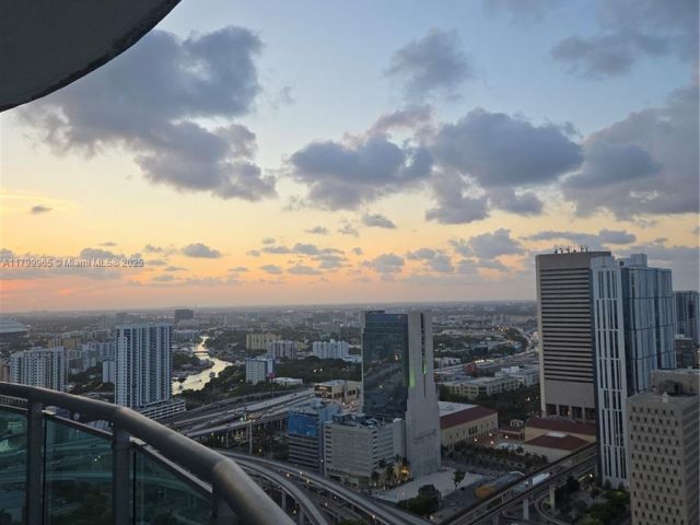 Продажа квартиры # - фото 5993555