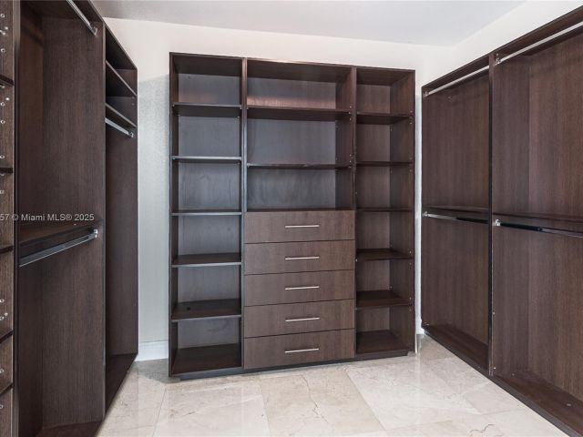 Продажа дома по адресу  - фото 5992185