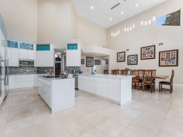 Продажа дома по адресу 17906 Aberdeen Way - фото 6015084