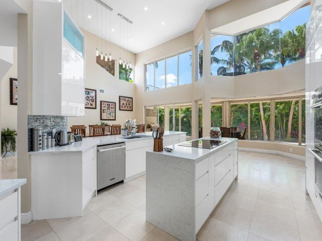 Продажа дома по адресу 17906 Aberdeen Way - фото 6015087