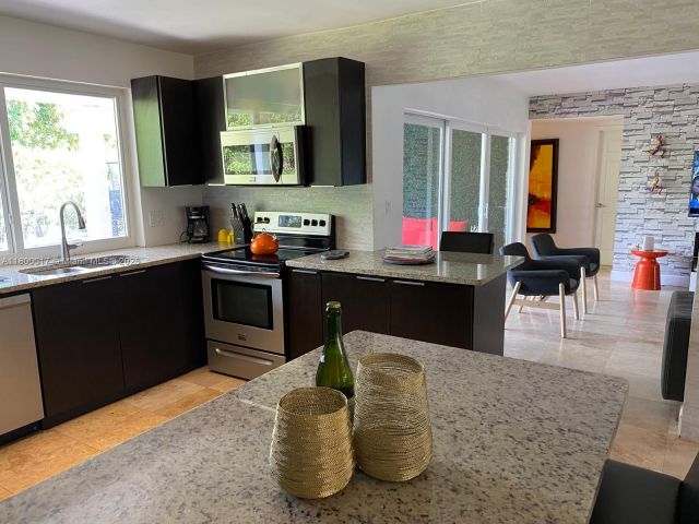 Продажа дома по адресу 1103 Washington St - фото 5990445