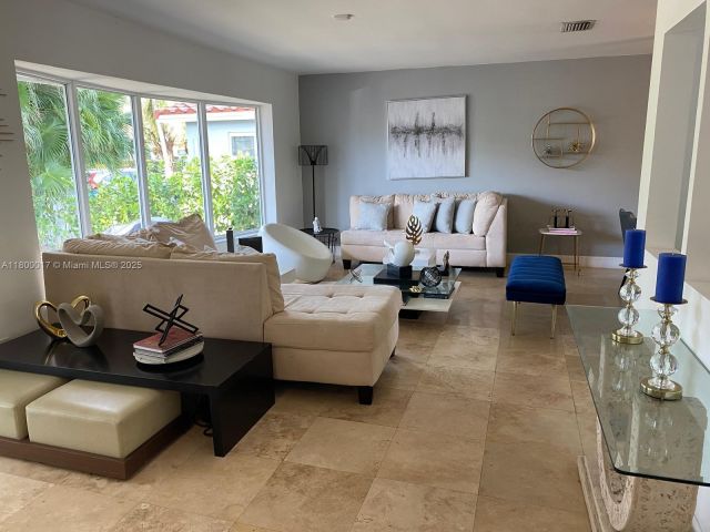 Продажа дома по адресу 1103 Washington St - фото 5990447