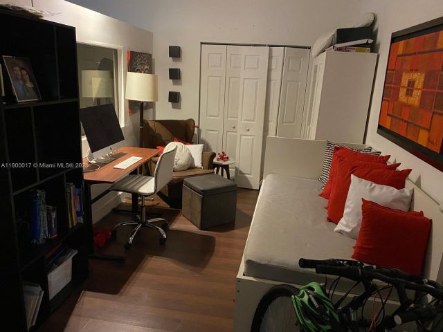 Продажа дома по адресу 1103 Washington St - фото 5990448