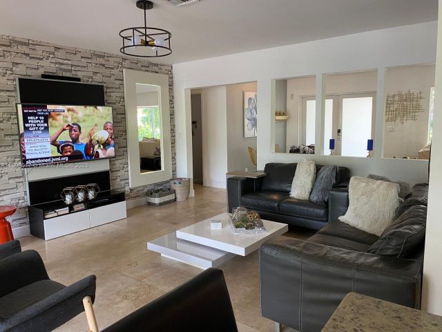 Продажа дома по адресу 1103 Washington St - фото 5990453