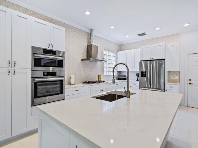 Продажа дома по адресу 10680 Grande Boulevard - фото 5994054