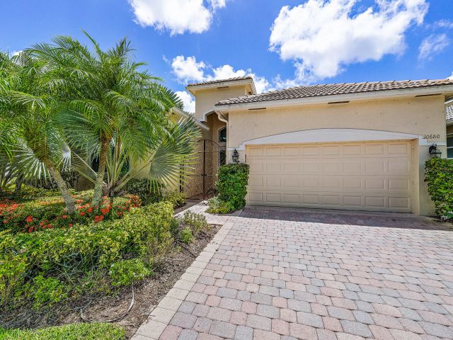 Продажа дома по адресу 10680 Grande Boulevard - фото 6130815