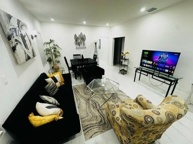 Дом в аренду по адресу 55 NW 47th St - фото 5996876