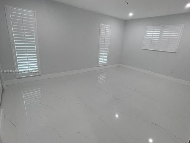 Продажа дома по адресу 2721 SW 130th Ave - фото 5993250