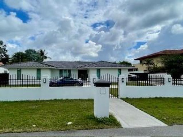 Продажа дома по адресу 2721 SW 130th Ave - фото 5993259