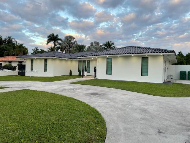 Продажа дома по адресу 2721 SW 130th Ave - фото 5993262