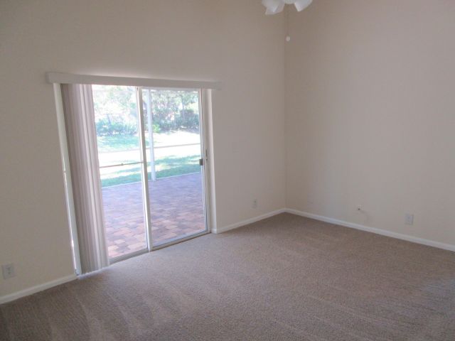 Продажа дома по адресу 4513 SW 13th Street - фото 5994177