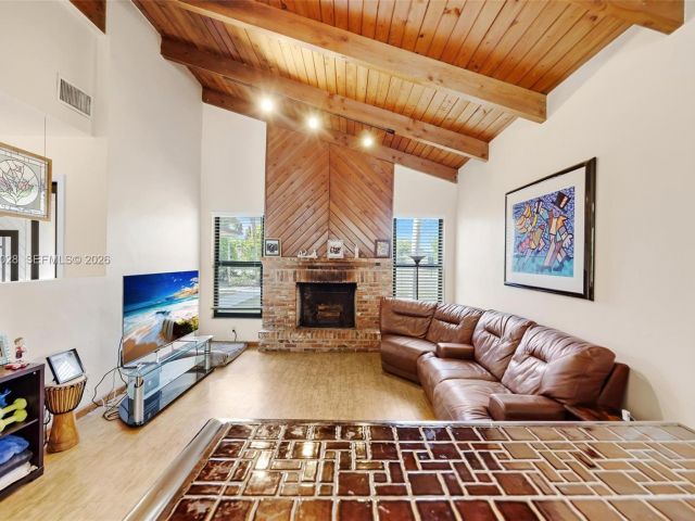 Продажа дома по адресу 10241 SW 136th St - фото 7434286