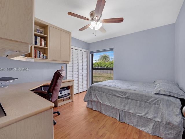 Продажа дома по адресу 10241 SW 136th St - фото 7434294