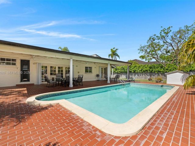 Продажа дома по адресу 10241 SW 136th St - фото 7434297