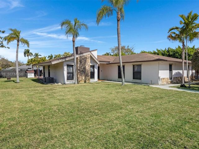 Продажа дома по адресу 10241 SW 136th St - фото 7434301