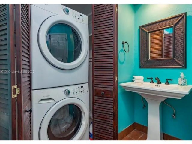 Дом в аренду по адресу 1635 Fletcher St - фото 6027840