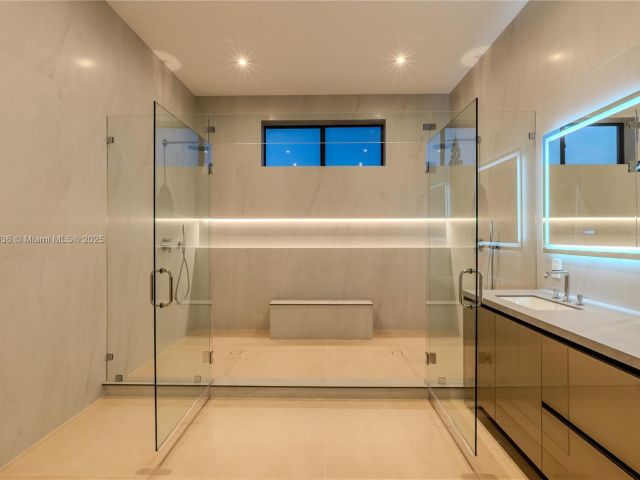 Продажа дома по адресу 4231 SW 10th St - фото 6008913