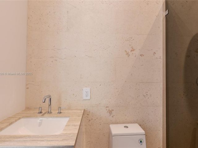 Продажа дома по адресу 4231 SW 10th St - фото 6008918